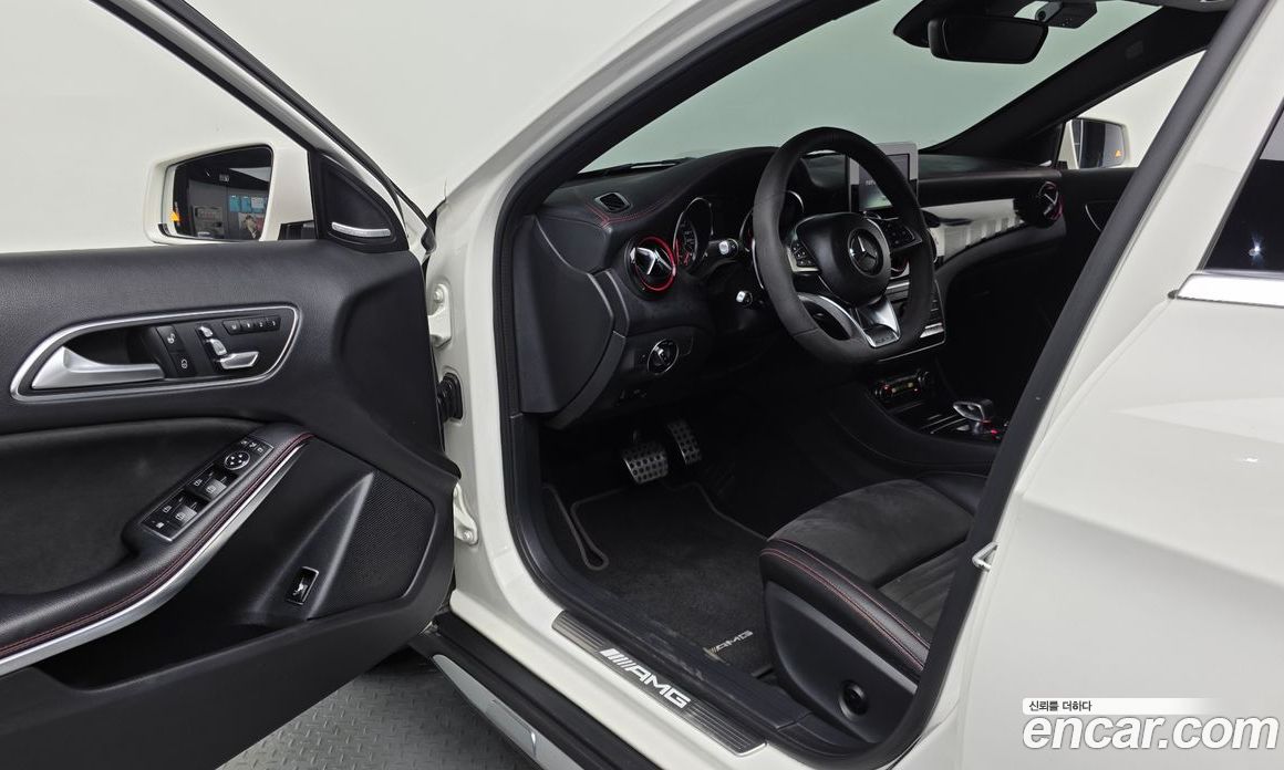 Mercedes-Benz GLA-Class X156 фото 10