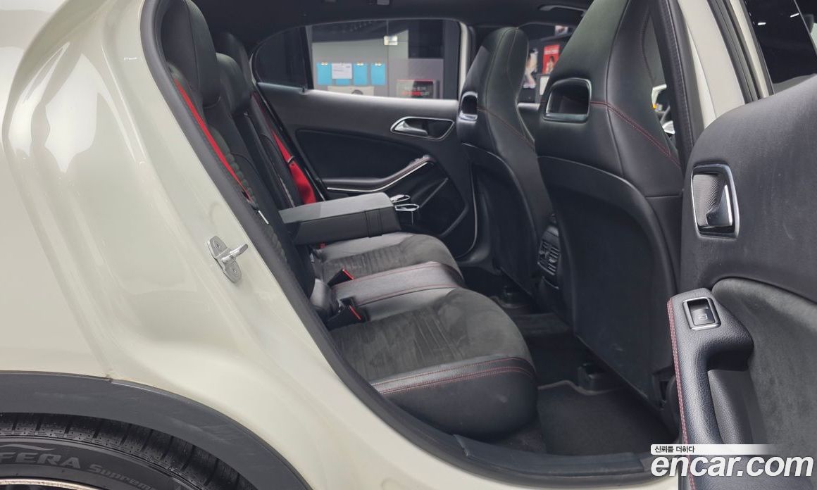 Mercedes-Benz GLA-Class X156 фото 12