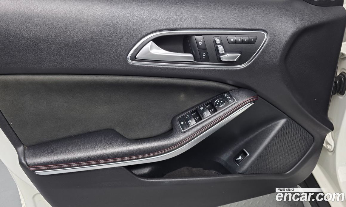 Mercedes-Benz GLA-Class X156 фото 24
