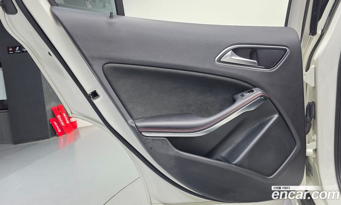 Mercedes-Benz GLA-Class X156 фото 25