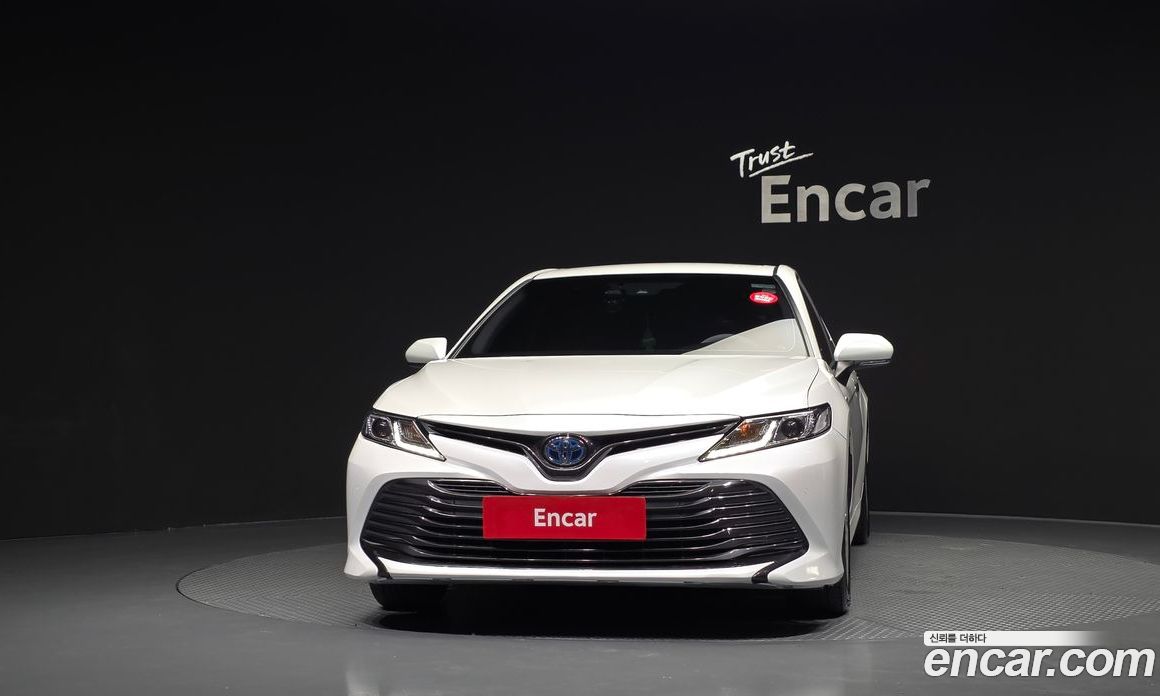 Toyota Camry (XV70) фото 3