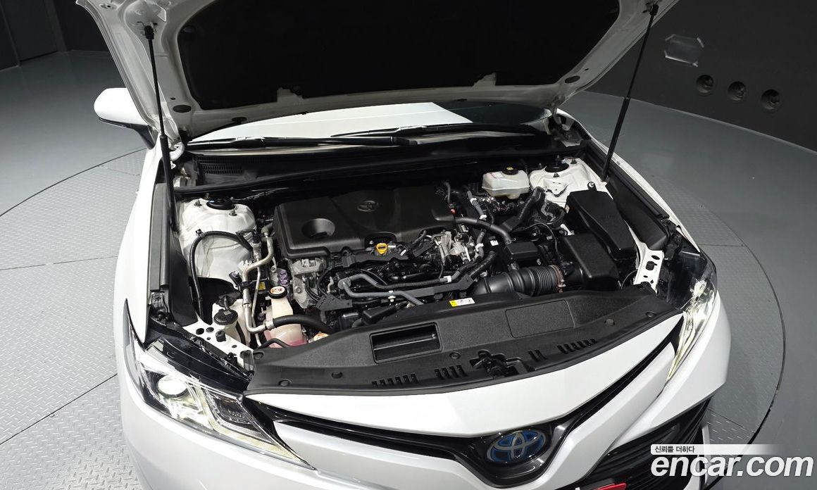 Toyota Camry (XV70) фото 6