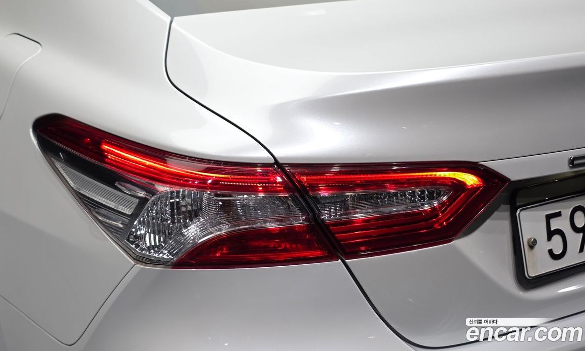 Toyota Camry (XV70) фото 23
