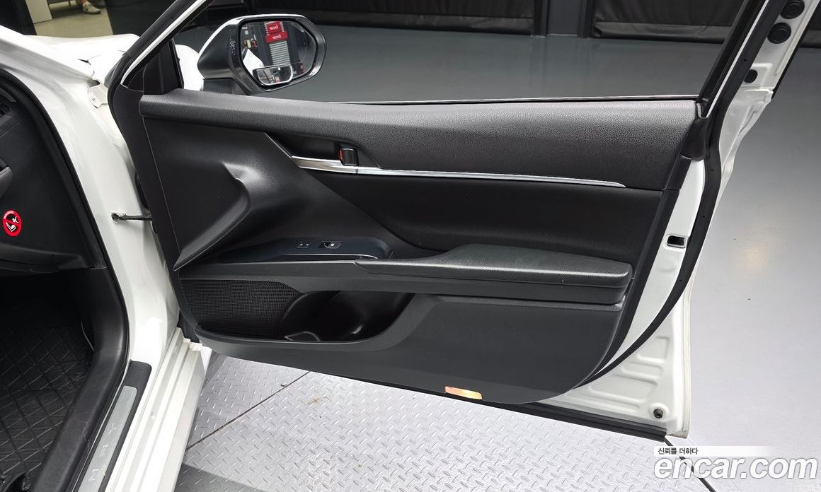 Toyota Camry (XV70) фото 24