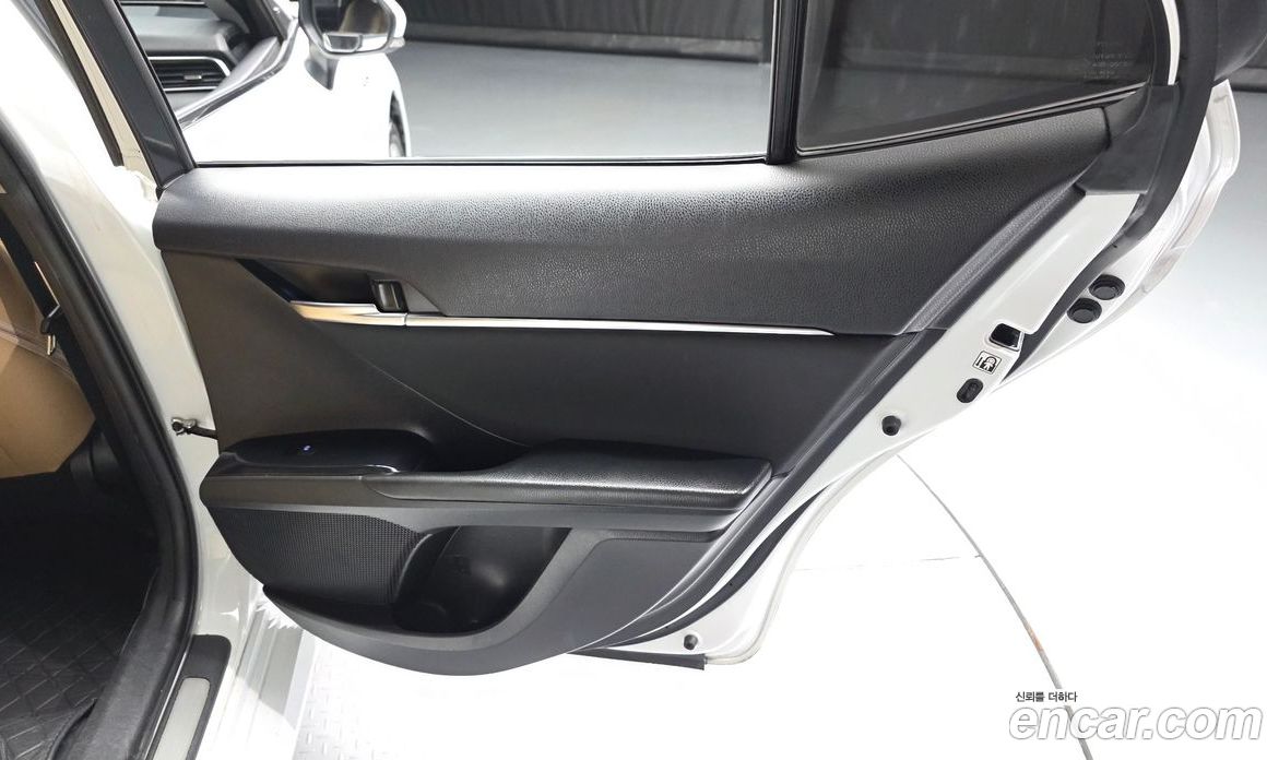 Toyota Camry (XV70) фото 25