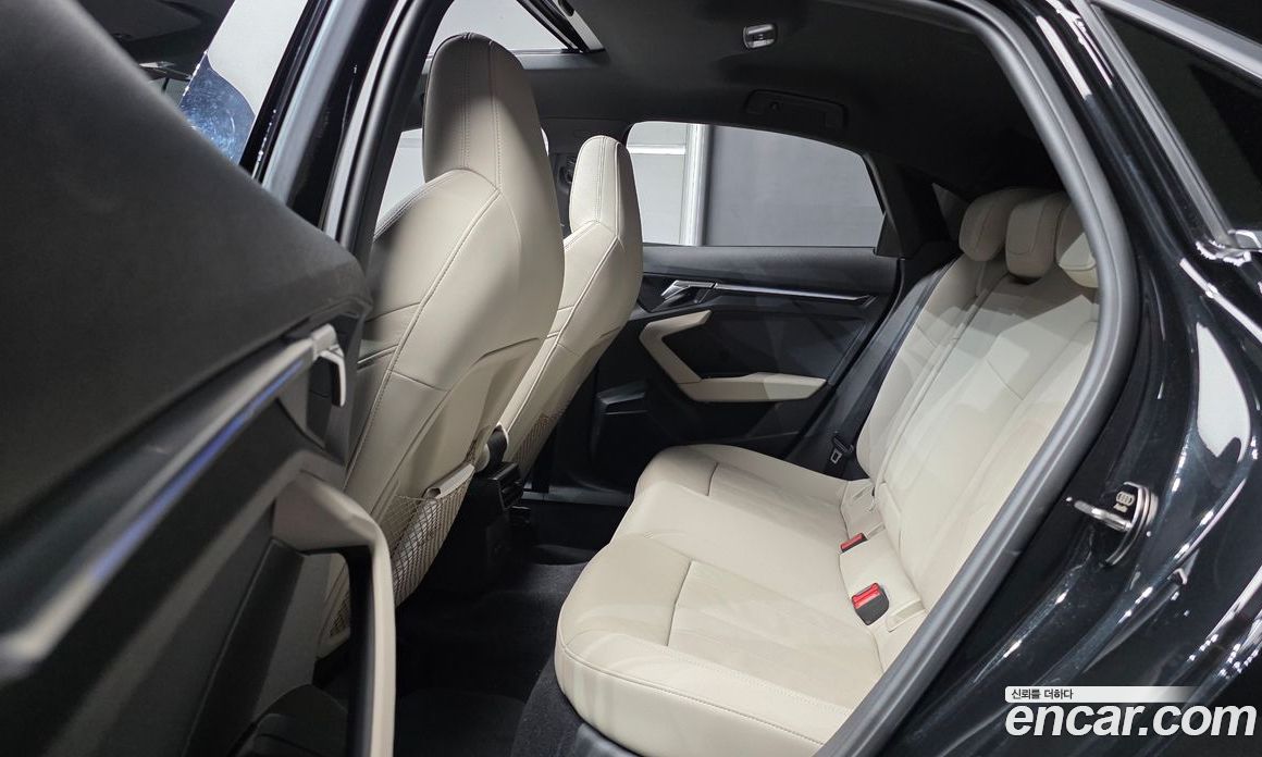 Audi A3 (8Y) фото 12