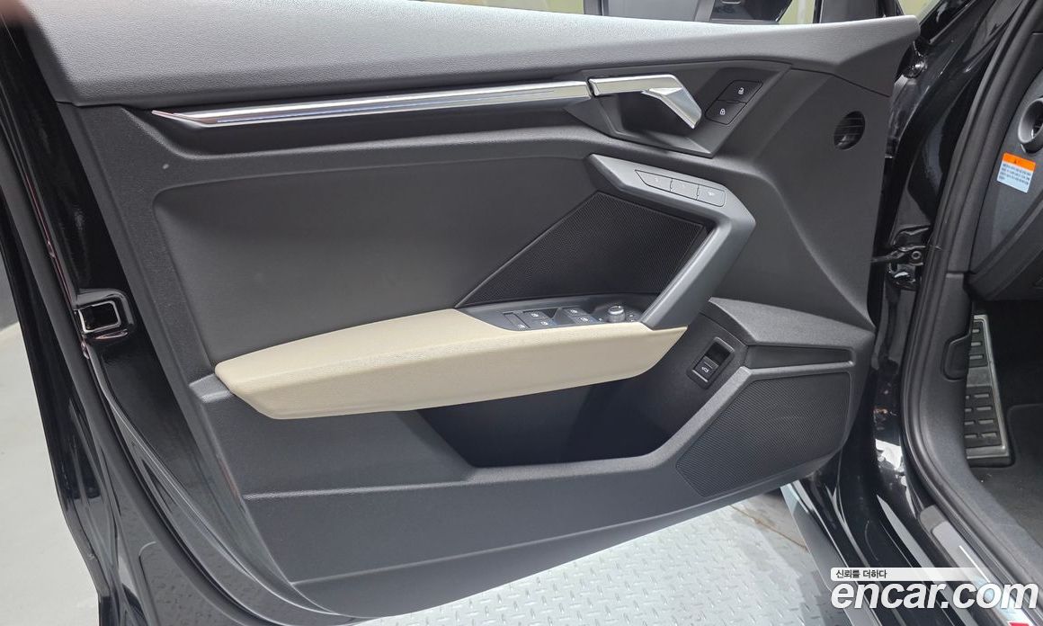 Audi A3 (8Y) фото 24
