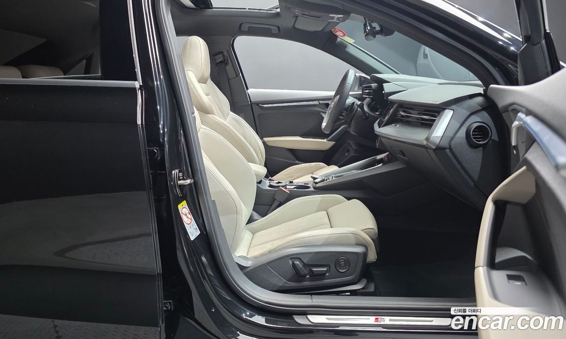 Audi A3 (8Y) фото 26