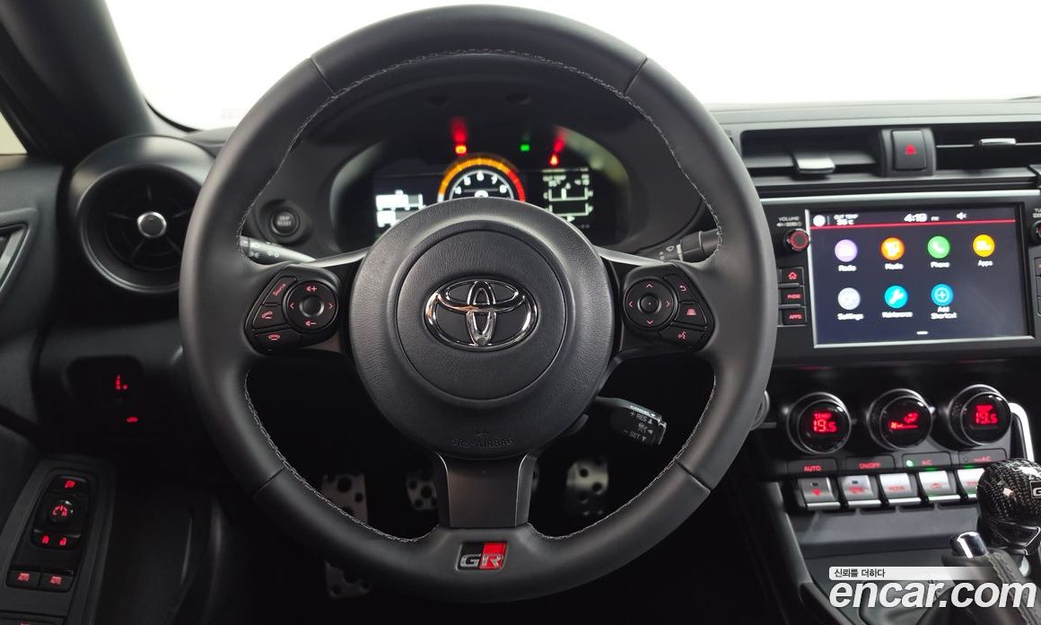 Toyota GR86 фото 11