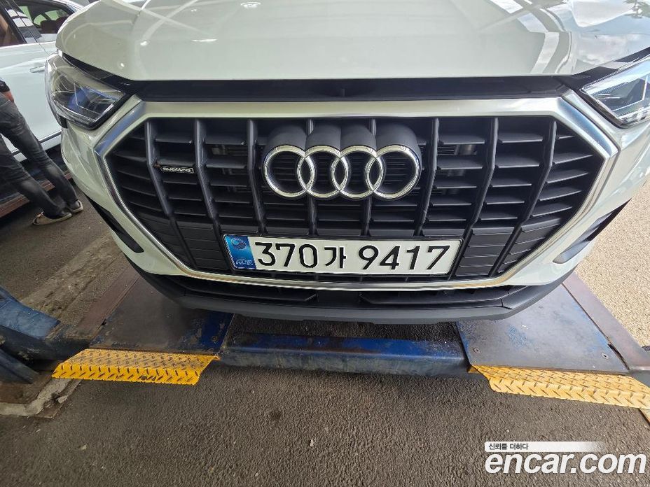 Audi Q3 (F3)