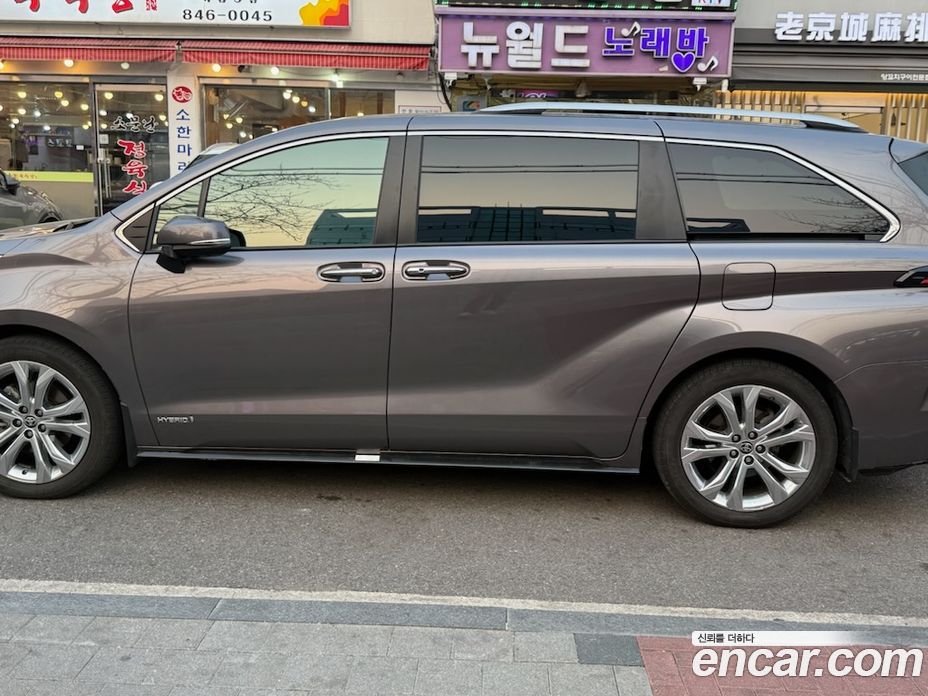 Toyota Sienna 4th Gen фото 2