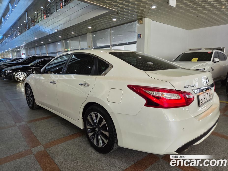 Nissan Altima (L33) 5th Gen фото 15