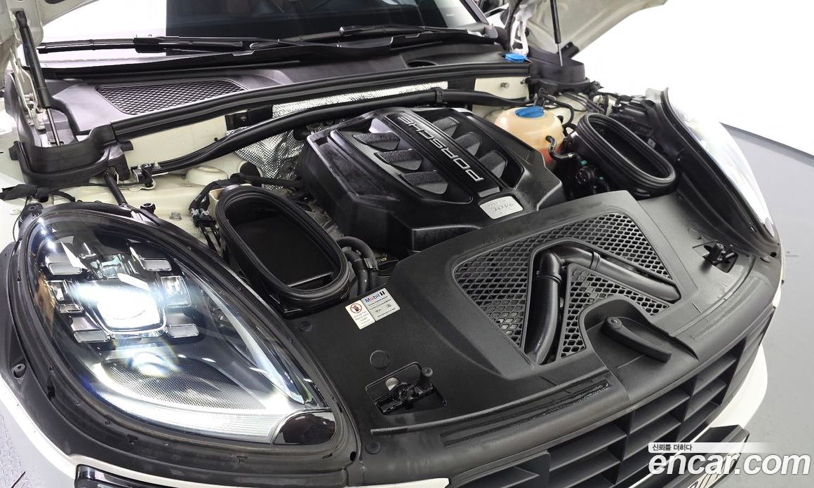 Porsche Macan фото 6