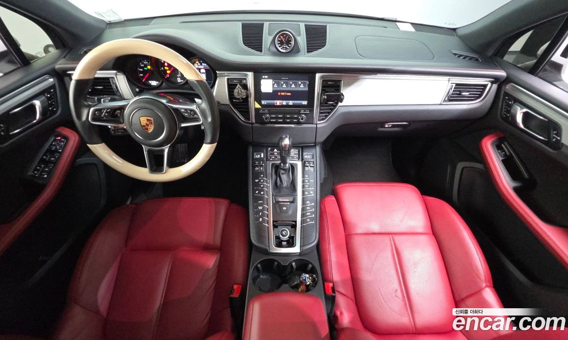 Porsche Macan фото 7
