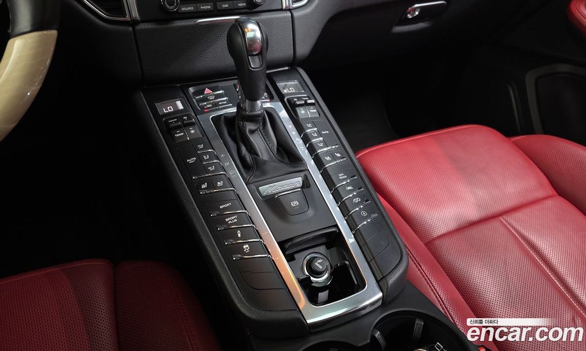 Porsche Macan фото 9