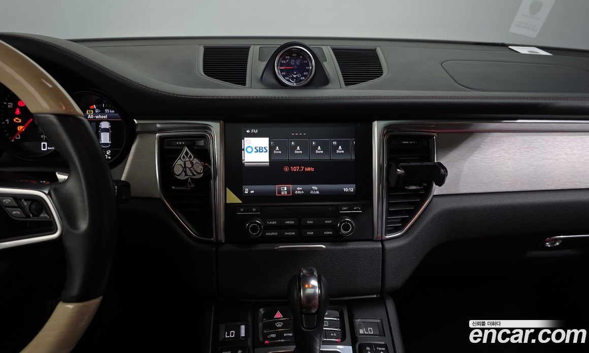 Porsche Macan фото 14