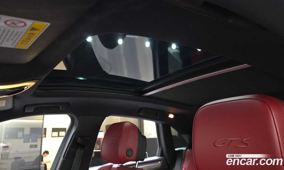 Porsche Macan фото 19
