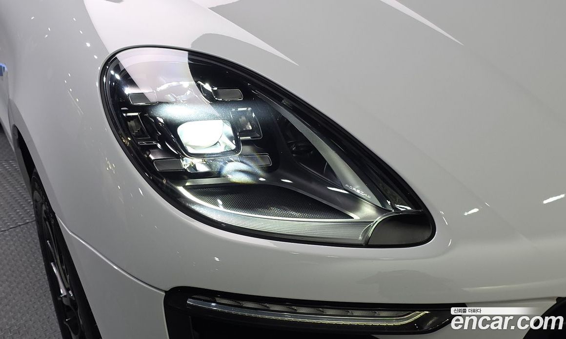 Porsche Macan фото 22