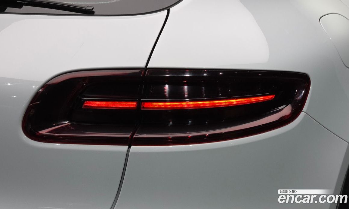 Porsche Macan фото 23