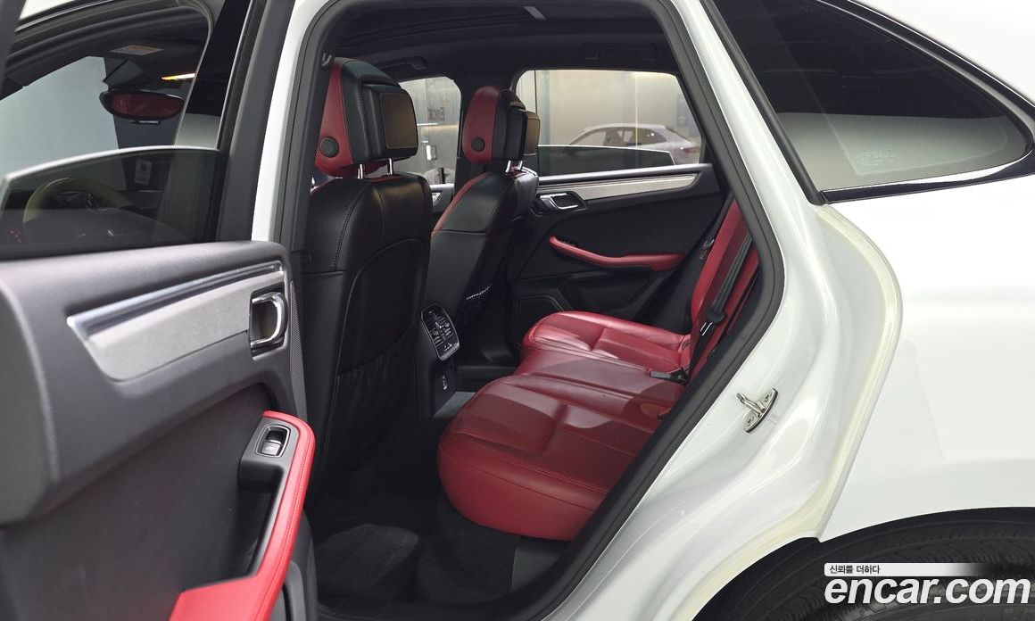 Porsche Macan фото 26