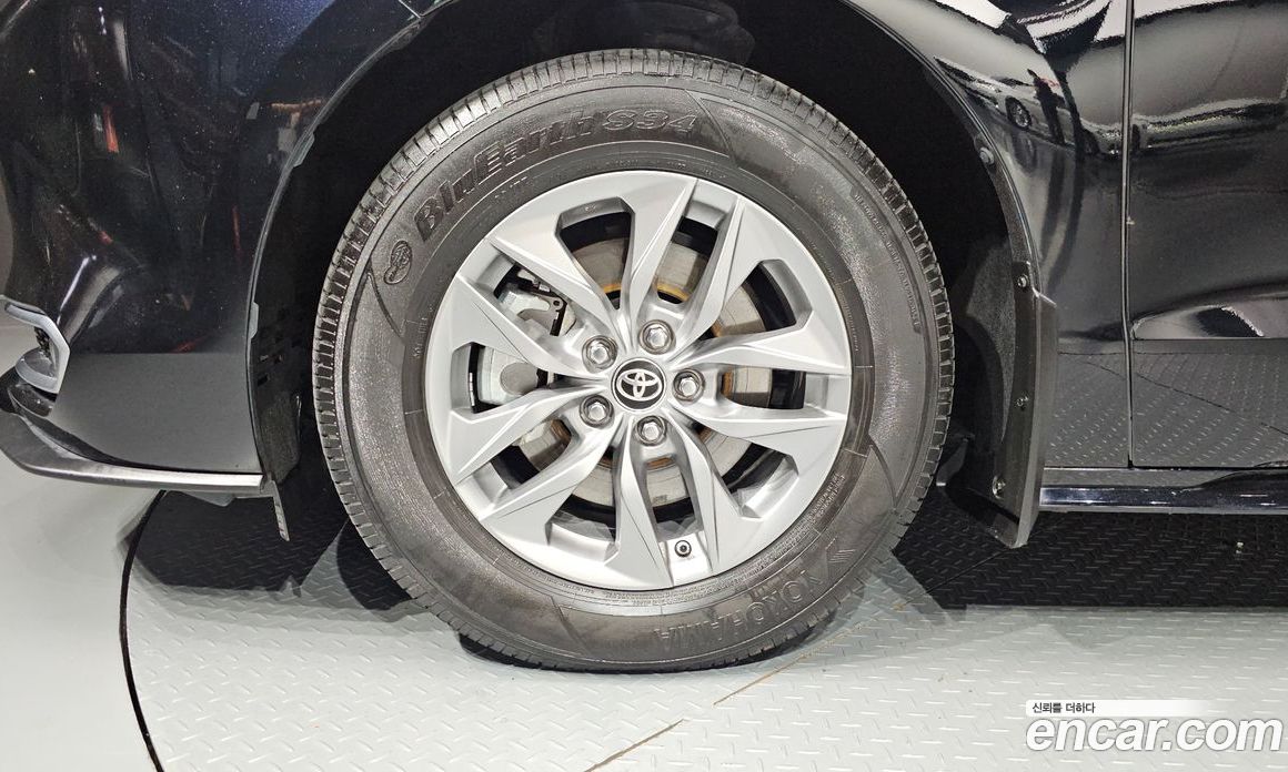 Toyota Sienna 4th Gen фото 5