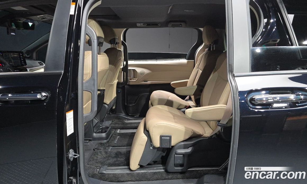 Toyota Sienna 4th Gen фото 12