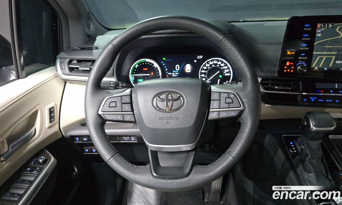 Toyota Sienna 4th Gen фото 13