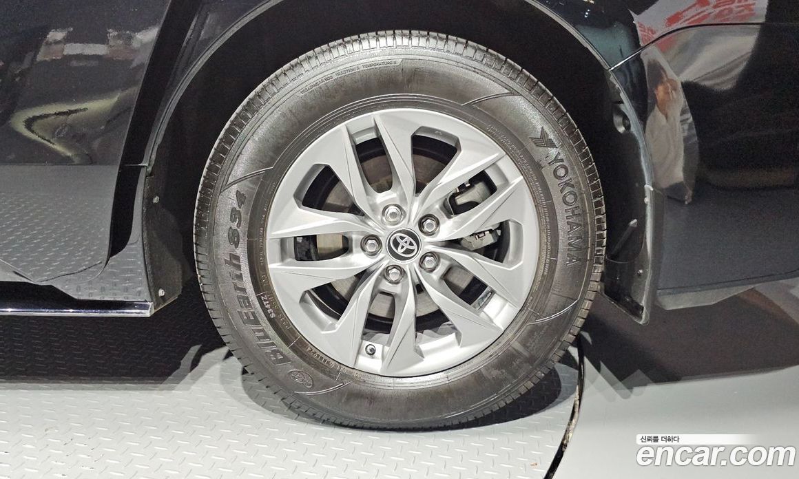 Toyota Sienna 4th Gen фото 21