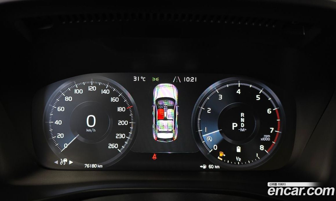 Volvo XC40 фото 8