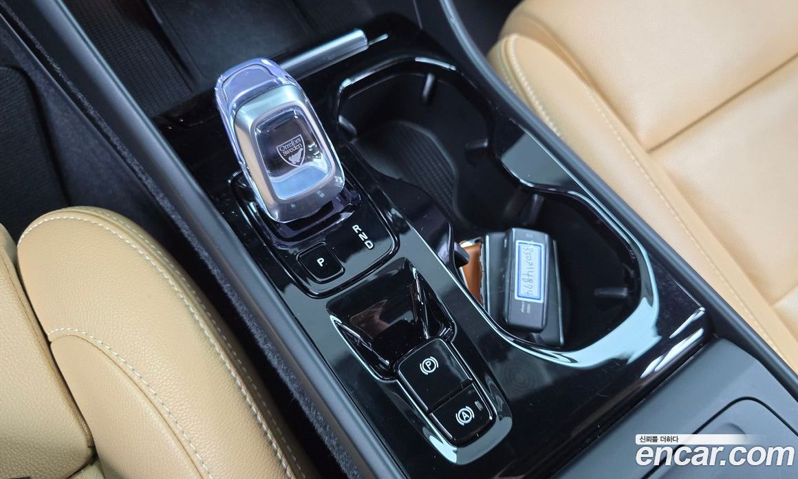 Volvo XC40 фото 9