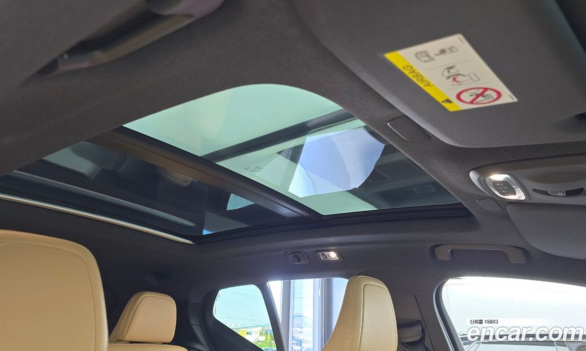 Volvo XC40 фото 17