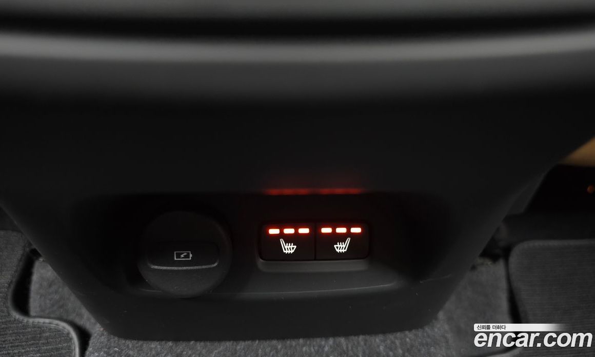 Volvo XC40 фото 18