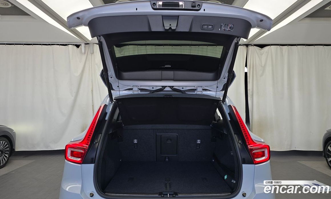 Volvo XC40 фото 20