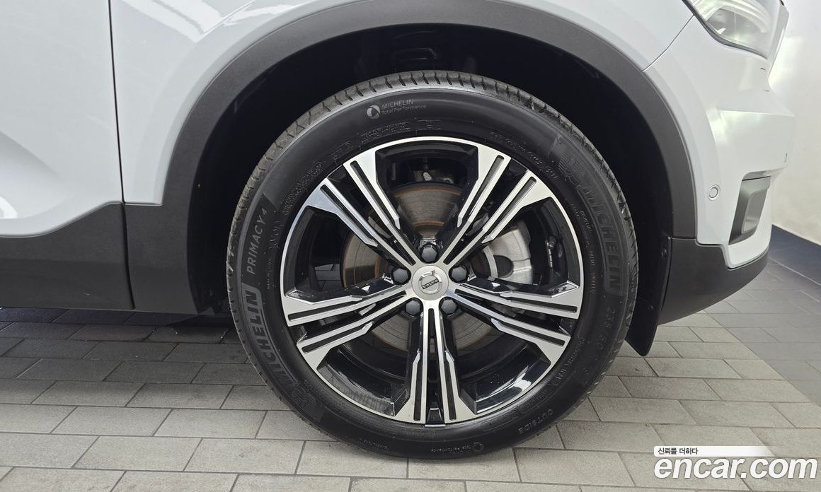 Volvo XC40 фото 21