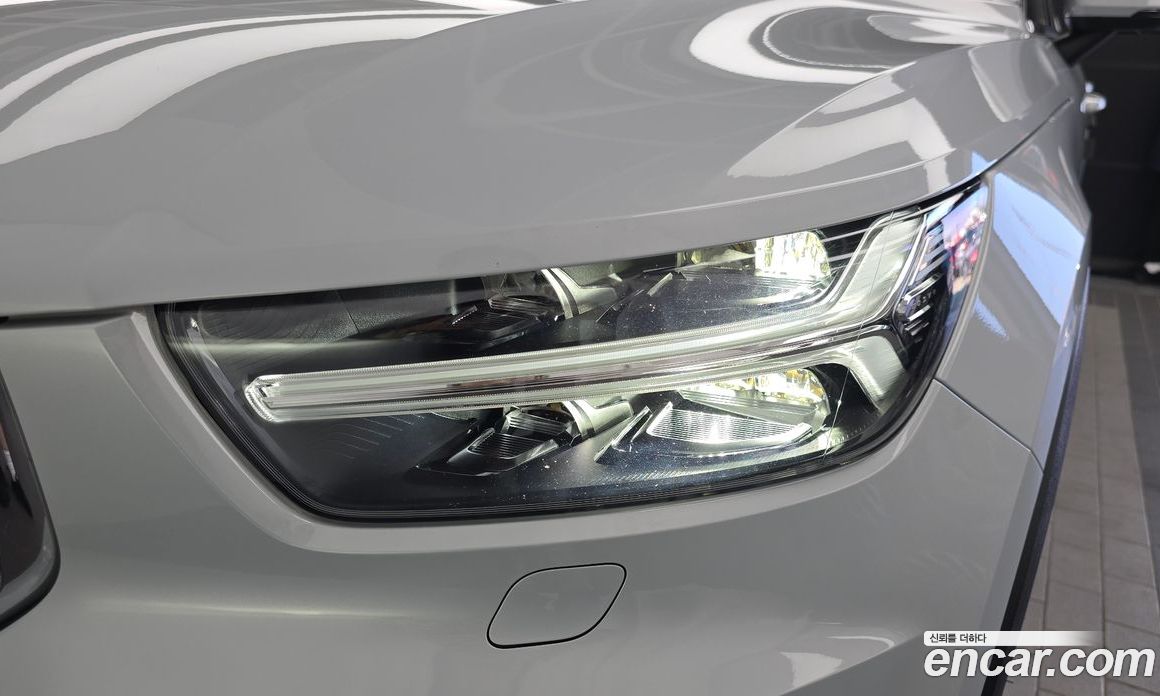 Volvo XC40 фото 22
