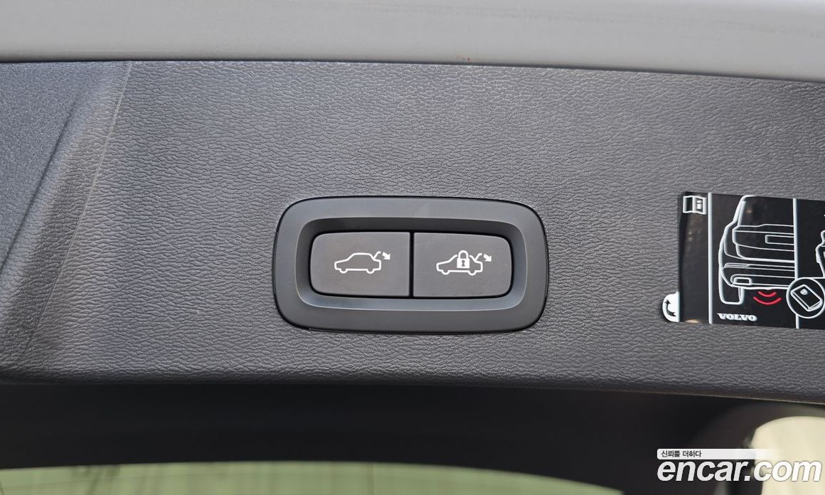 Volvo XC40 фото 27