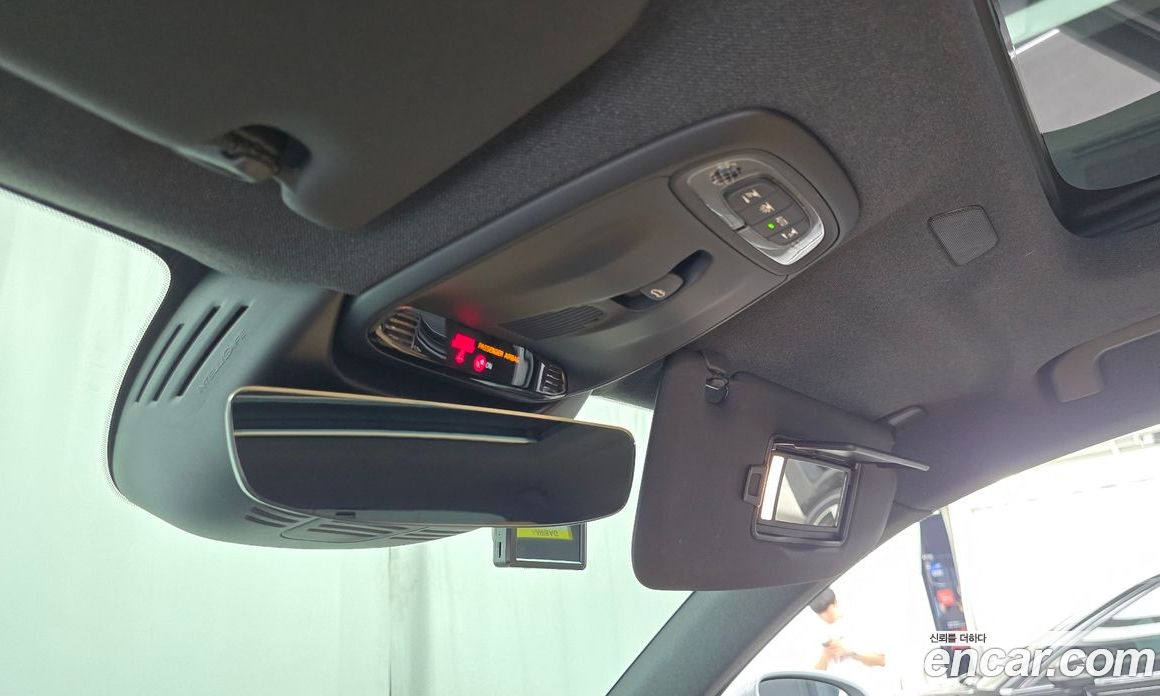 Volvo XC40 фото 31