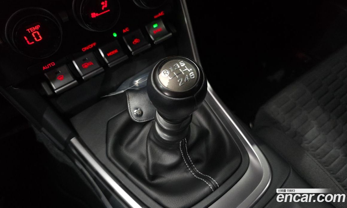 Toyota GR86 фото 8