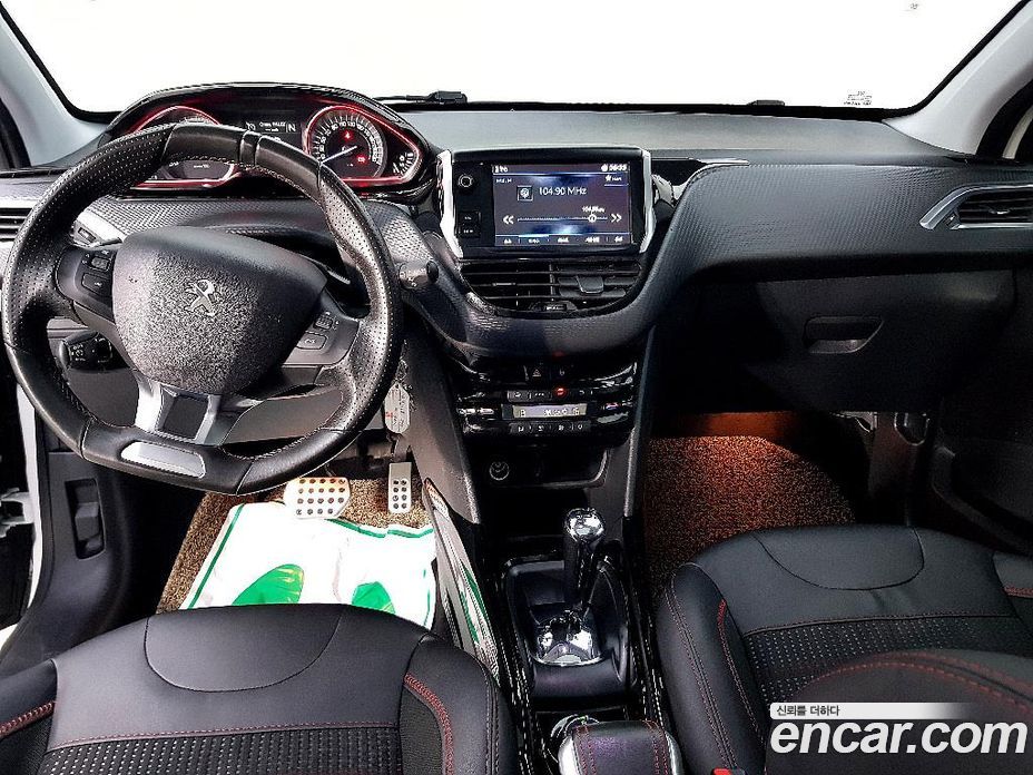 Peugeot 2008 1st Gen фото 5