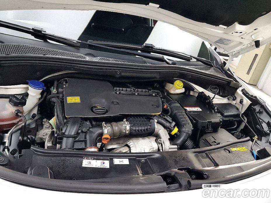 Peugeot 2008 1st Gen фото 6