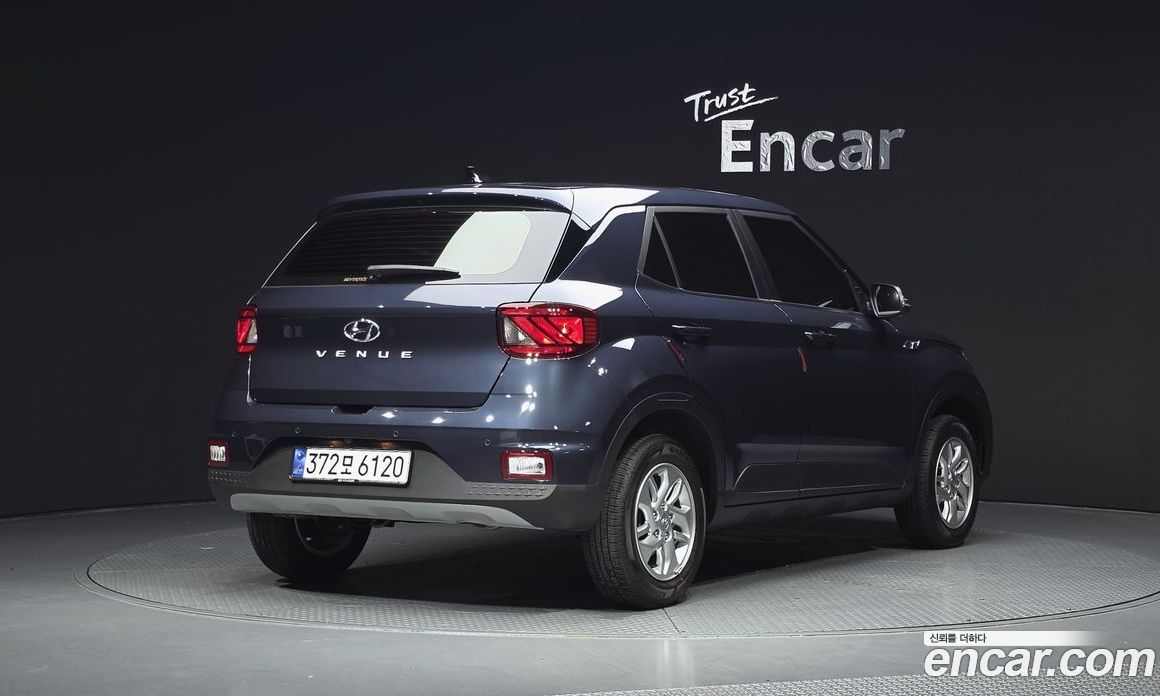 Hyundai Venue фото 2