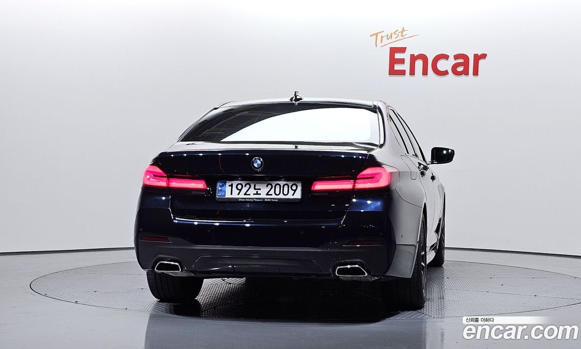 BMW 5-Series (G30) фото 4