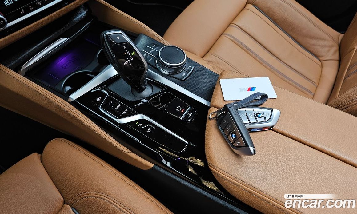 BMW 5-Series (G30) фото 9