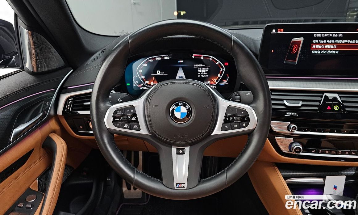 BMW 5-Series (G30) фото 13