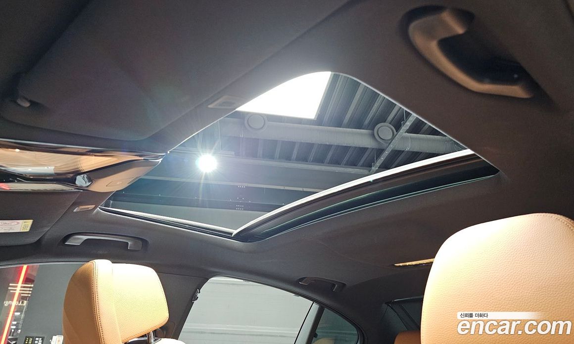 BMW 5-Series (G30) фото 29