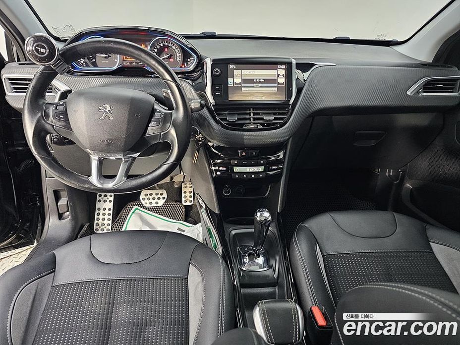 Peugeot 2008 1st Gen фото 5