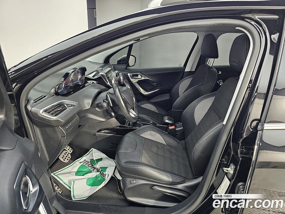 Peugeot 2008 1st Gen фото 8