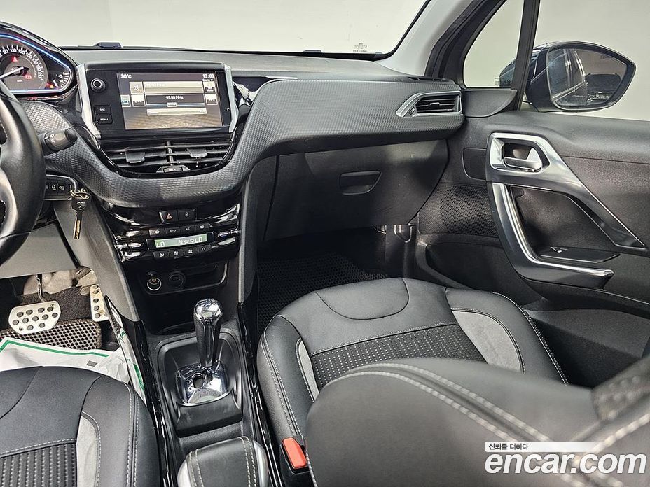 Peugeot 2008 1st Gen фото 10