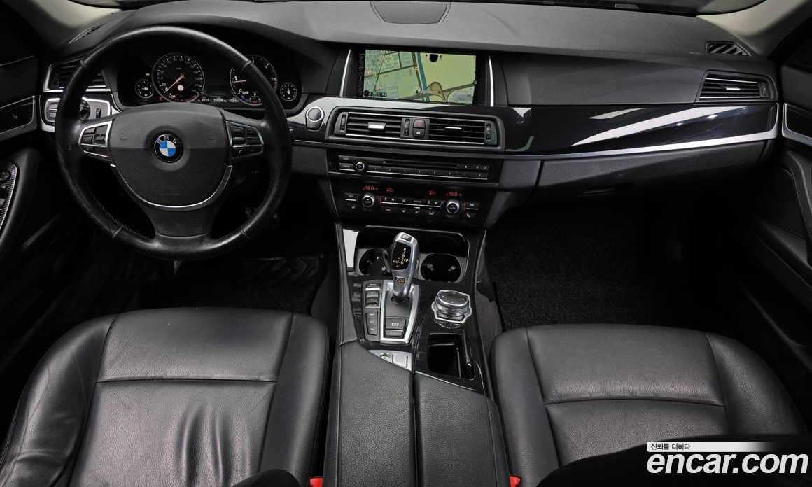 BMW 5-Series (F10) фото 7