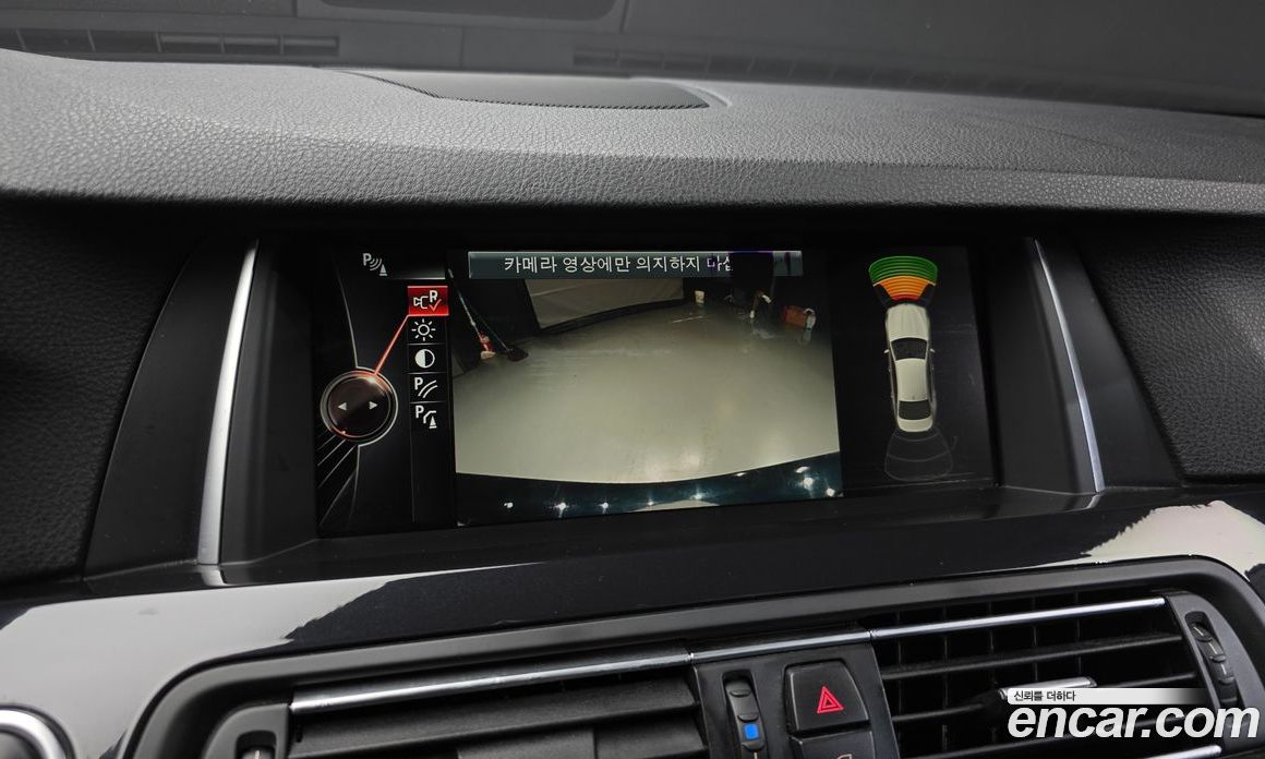 BMW 5-Series (F10) фото 15